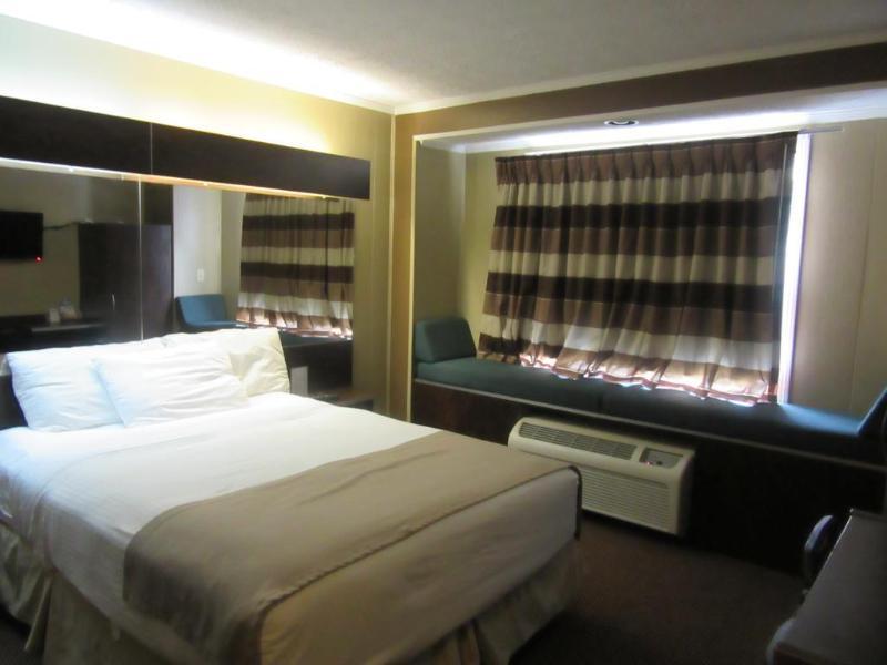 Microtel Inn & Suites By Wyndham Columbia Fort Jackson N Ngoại thất bức ảnh